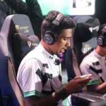 Akosi Dogie reviewing slot games on 8K8